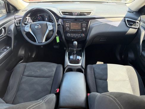 Used 2016 Nissan Rogue S w/ Appearance Package FWD image 10