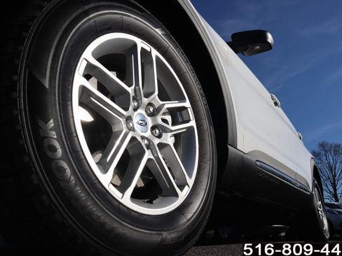 Used 2025 Ford Explorer Active image 10