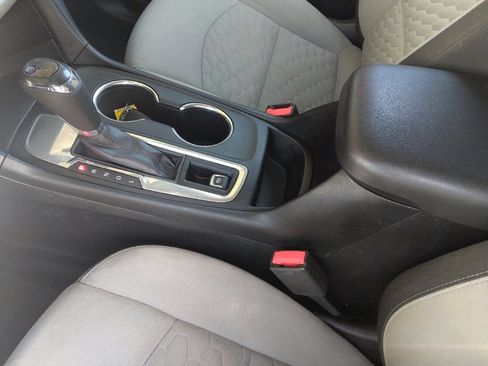 Used 2019 Chevrolet Equinox LT image 26