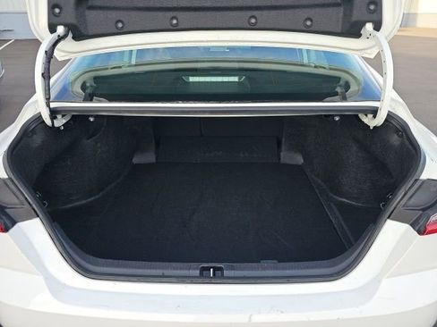 Used 2025 Toyota Camry LE image 11