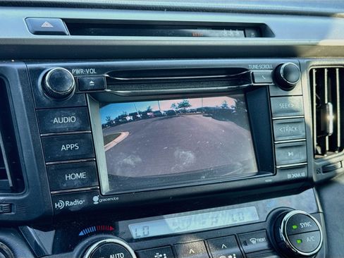 Used 2018 Toyota RAV4 XLE FWD image 14