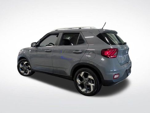 Certified 2023 Hyundai Venue SEL w/ Cargo Package image 3