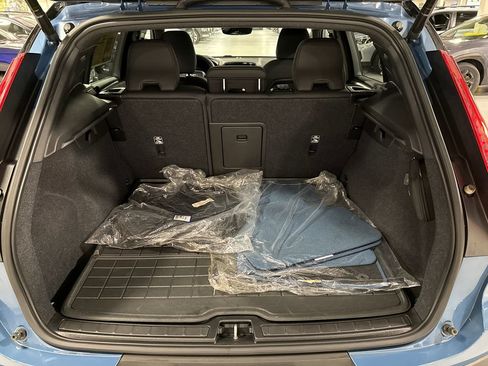 Used 2023 Volvo XC40 Recharge Plus w/ Protection Package Premier AWD/4WD image 25