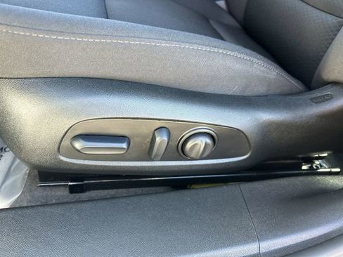 Used 2025 Chevrolet Malibu RS image 19