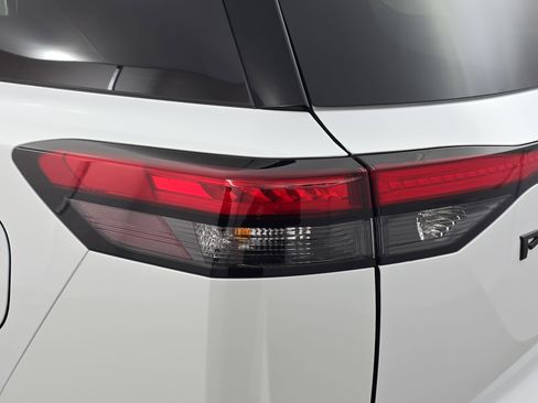 New 2025 Nissan Pathfinder SL image 35