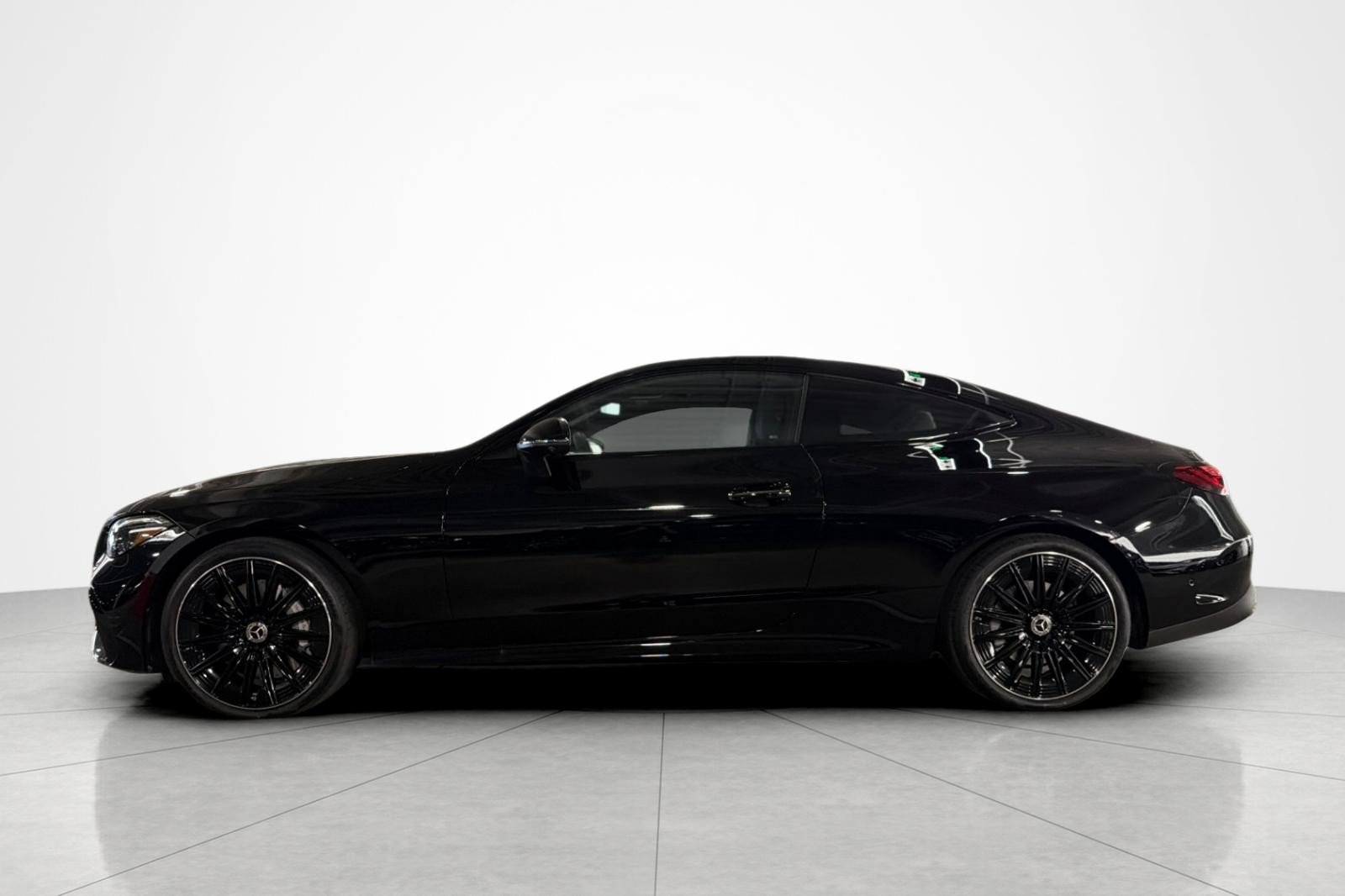 New 2027 Mercedes-Benz CLE 450 4MATIC Coupe image 2