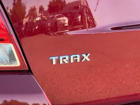 Used 2022 Chevrolet Trax LT w/ LT Convenience Package FWD image 31