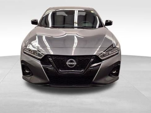 Used 2023 Nissan Maxima SR w/ Sport Mat Group image 2