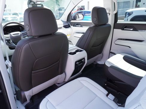 New 2025 GMC Acadia Denali w/ LPO, All-Weather Package image 11