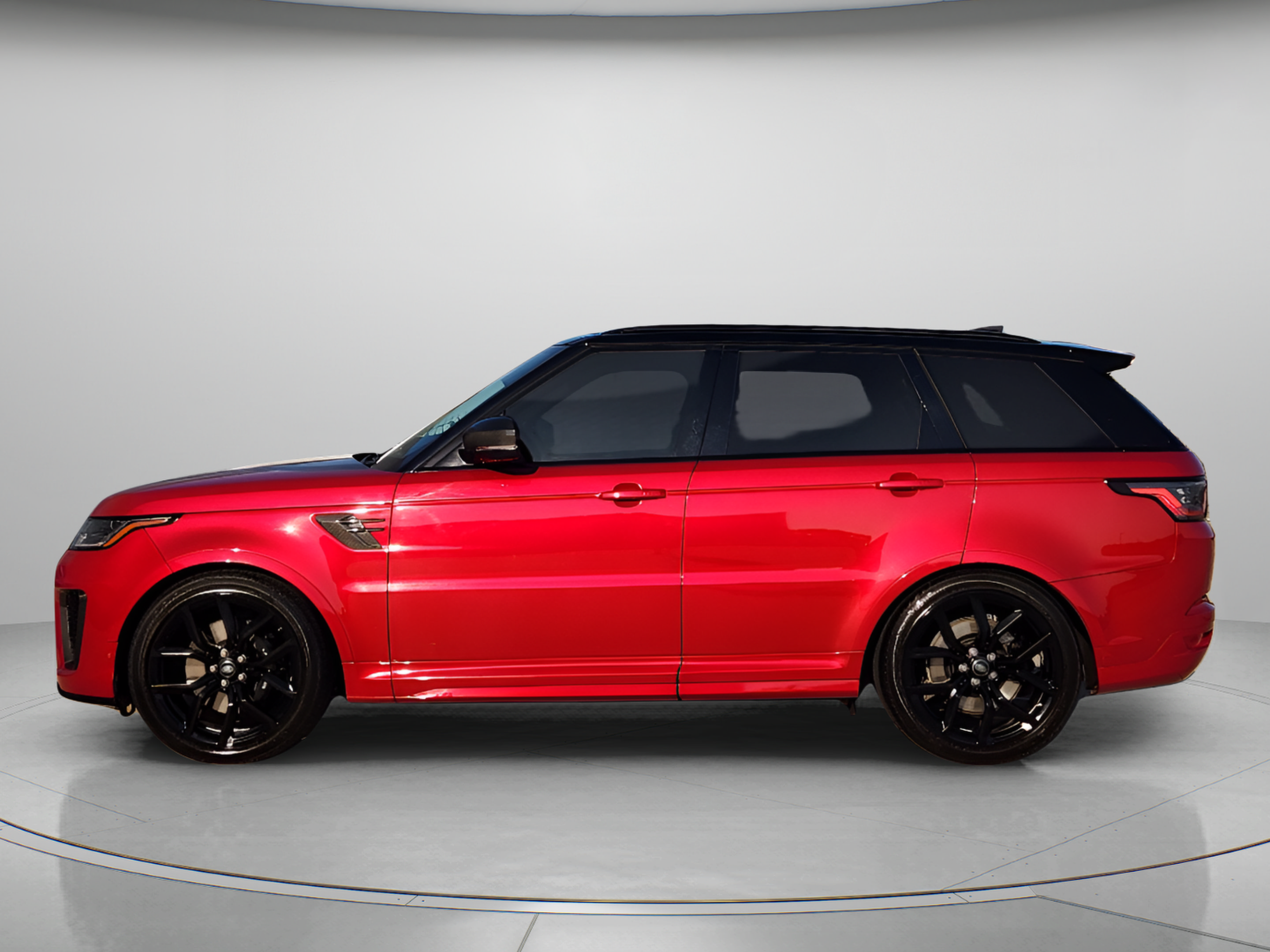 Used 2021 Land Rover Range Rover Sport SVR AWD/4WD image 2