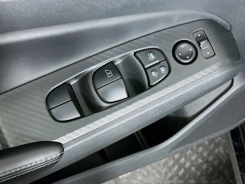 Used 2025 Nissan Altima 2.5 SV image 15