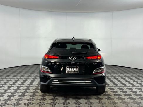 Used 2023 Hyundai Kona SE image 7