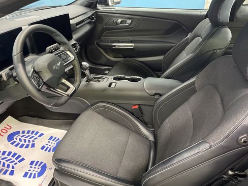 Used 2025 Ford Mustang Coupe image 20