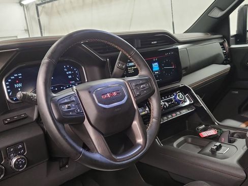 Used 2024 GMC Sierra 2500 AT4 w/ AT4 Premium Plus Package AWD/4WD image 8