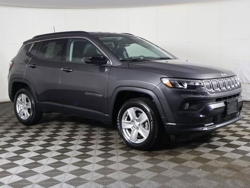 Used 2022 Jeep Compass Latitude image 46