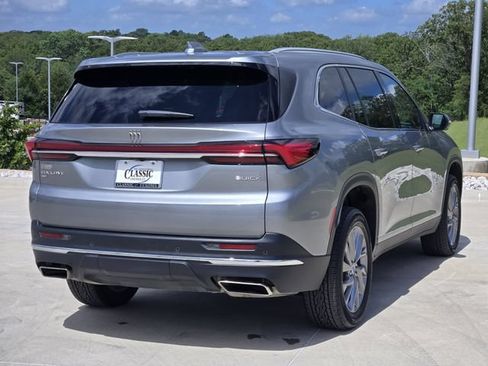 Used 2025 Buick Enclave Preferred AWD/4WD image 8