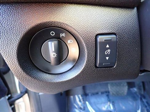 Used 2019 Ford Fiesta SE image 12