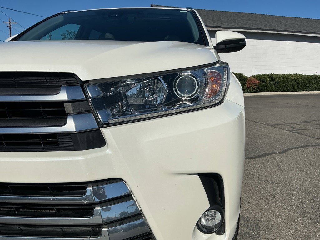 Used 2019 Toyota Highlander Limited AWD/4WD image 9