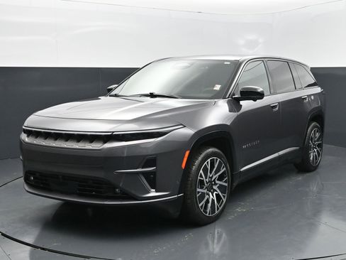 Used 2025 Jeep Wagoneer S Limited image 1