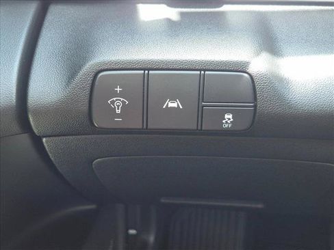 Used 2023 Hyundai Elantra SEL FWD image 11