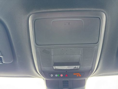 Used 2025 Chevrolet Traverse LT AWD/4WD image 26