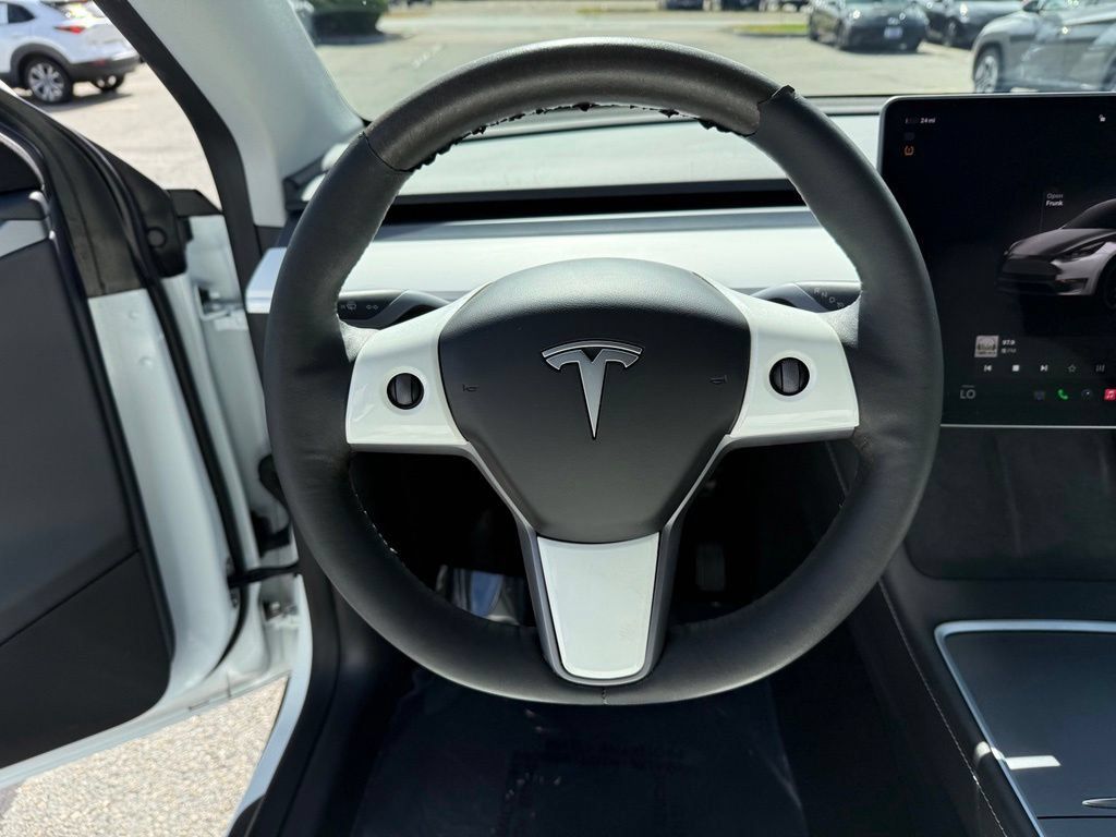 Used 2024 Tesla Model Y Long Range AWD/4WD image 11