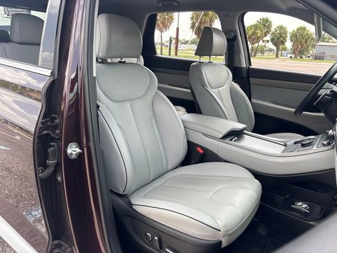 Used 2024 Hyundai Palisade SEL FWD image 17