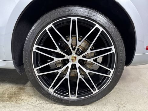 Certified 2024 Porsche Macan Turbo AWD/4WD image 14