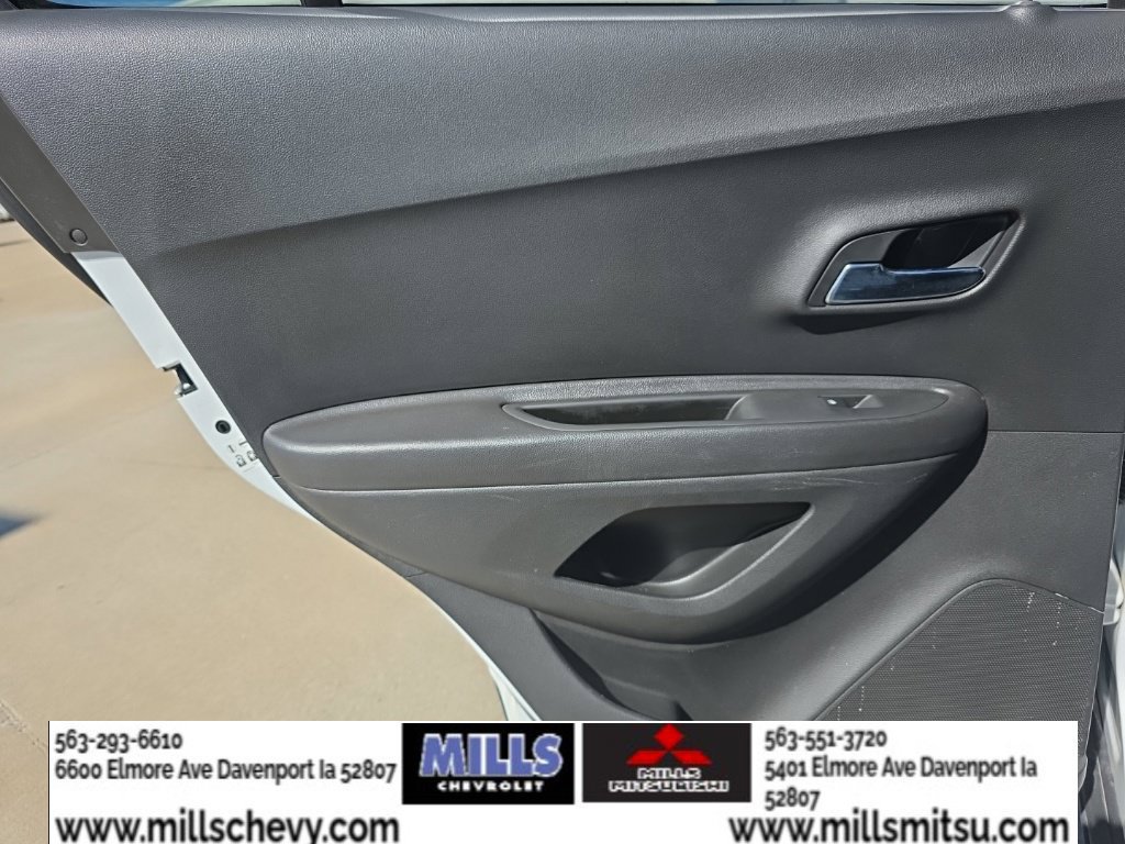 Used 2020 Chevrolet Trax LT w/ LT Convenience Package FWD image 16