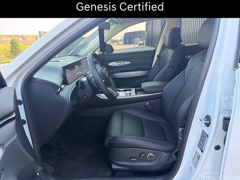Certified 2026 Genesis GV70 2.5T Select AWD/4WD image 9