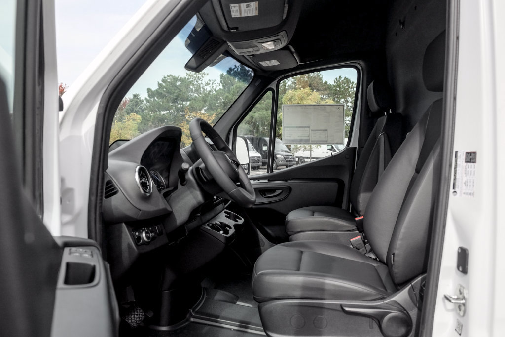 New 2025 Mercedes-Benz eSprinter 170 Cargo image 13