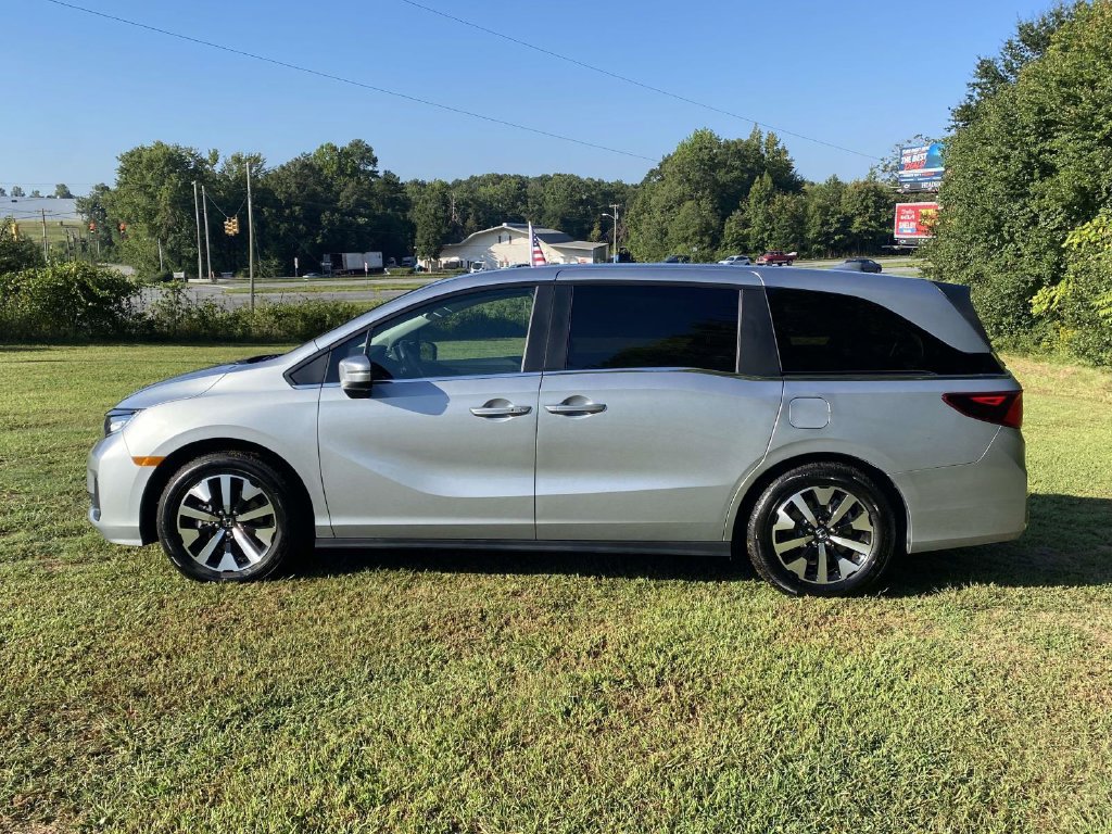 Used 2025 Honda Odyssey EX-L image 2