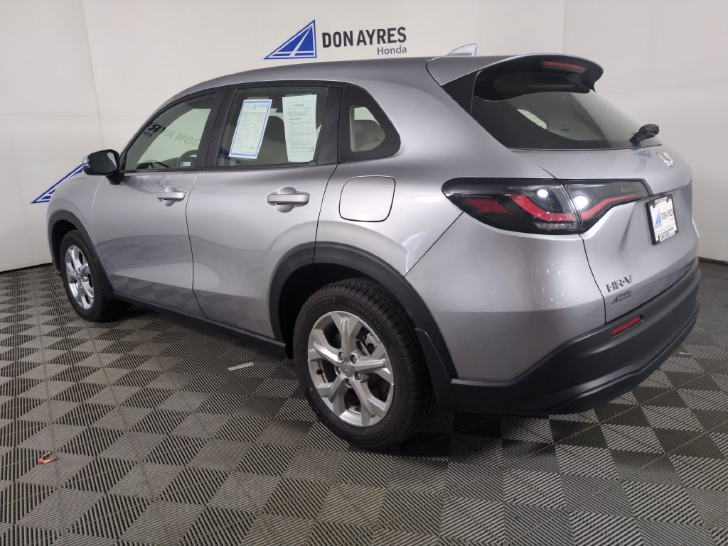 Certified 2023 Honda HR-V LX image 3