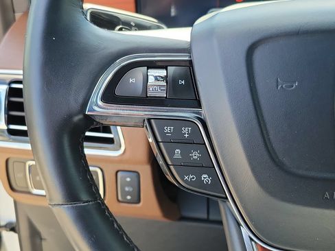 Certified 2024 Lincoln Navigator Reserve AWD/4WD image 21