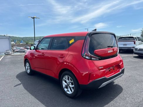 Used 2023 Kia Soul LX w/ LX Technology Package FWD image 5
