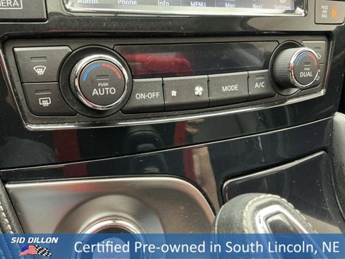 Used 2017 Nissan Maxima Platinum image 12