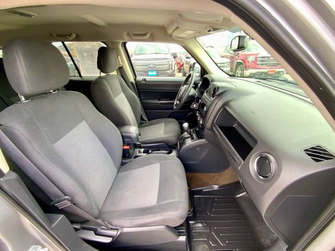 Used 2016 Jeep Patriot Sport w/ Power Value Group image 22