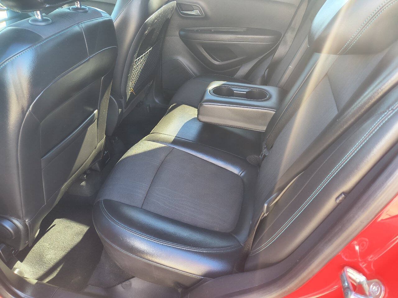 Used 2015 Chevrolet Trax LT w/ LT Sun and Sound Package AWD/4WD image 18