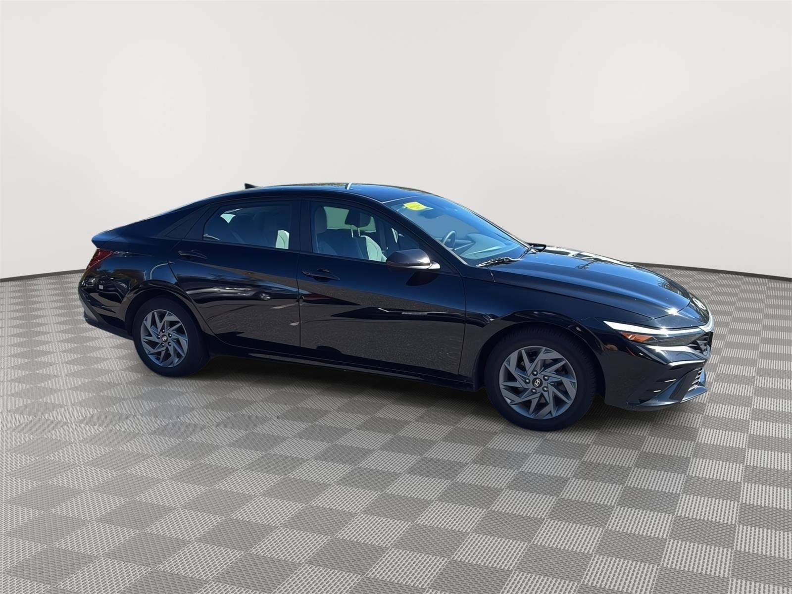 Certified 2024 Hyundai Elantra SEL FWD image 4