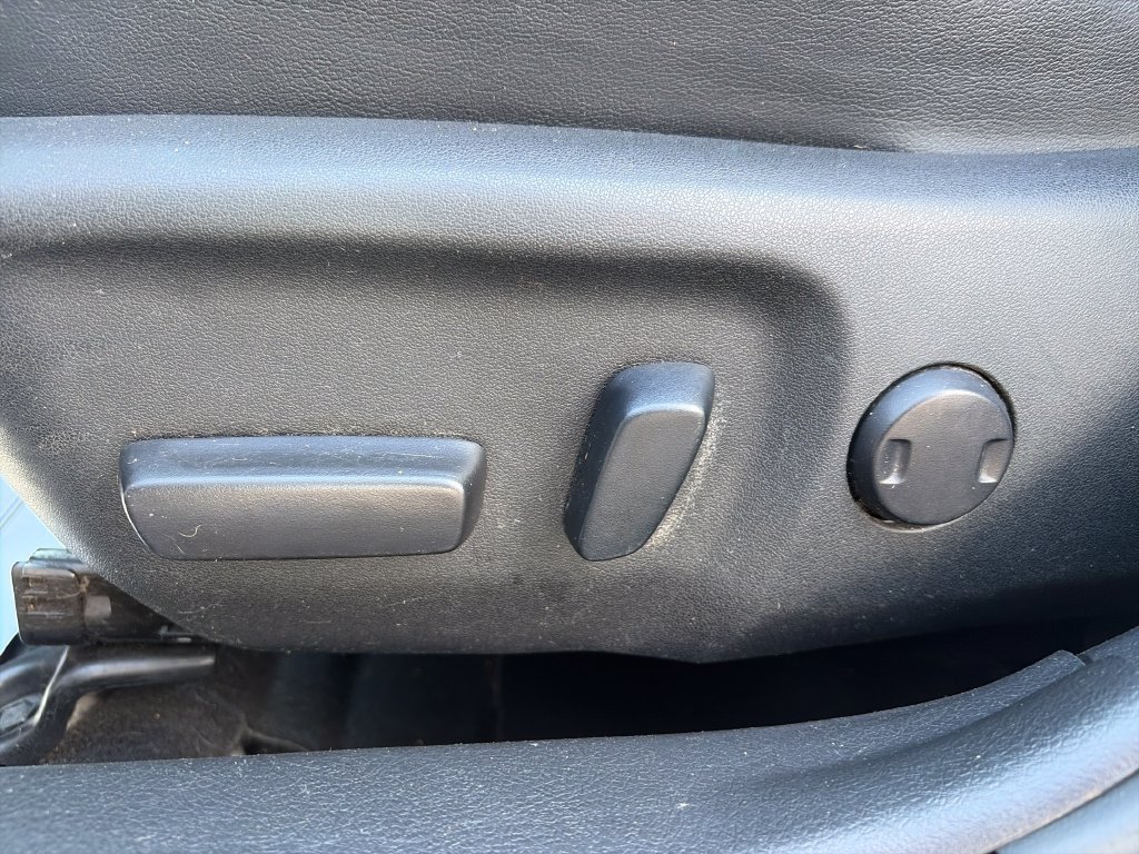 Used 2012 Toyota Camry SE FWD image 15