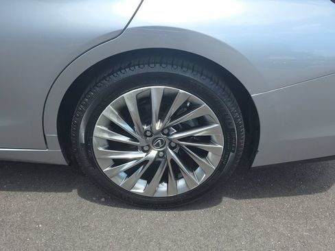 Used 2022 Lexus ES 350 Ultra Luxury w/ Accessory Package 2 FWD image 9