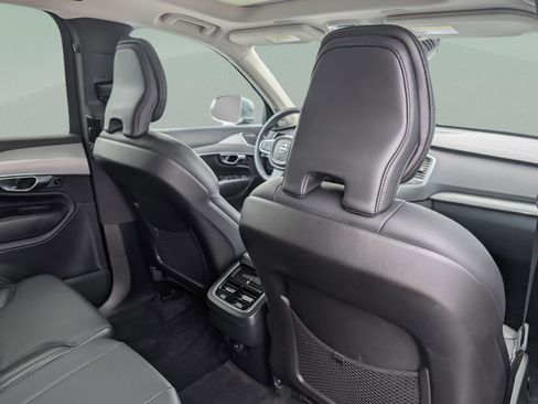 Used 2022 Volvo XC90 T5 Momentum image 48