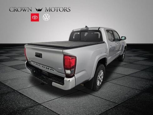 Used 2019 Toyota Tacoma SR5 AWD/4WD image 6