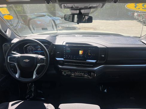 Certified 2023 Chevrolet Silverado 1500 LT AWD/4WD image 32