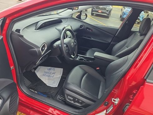 Used 2020 Toyota Prius Prime XLE image 15