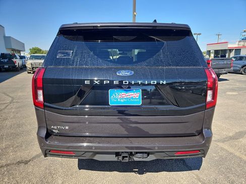 New 2025 Ford Expedition Active image 10