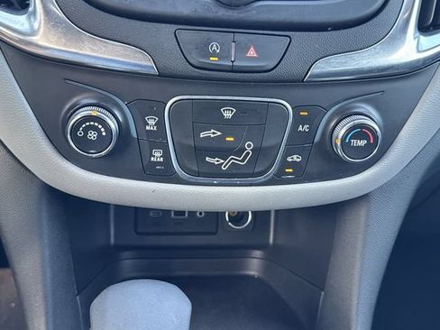 Used 2024 Chevrolet Equinox LS w/ LS Convenience Package AWD/4WD image 17