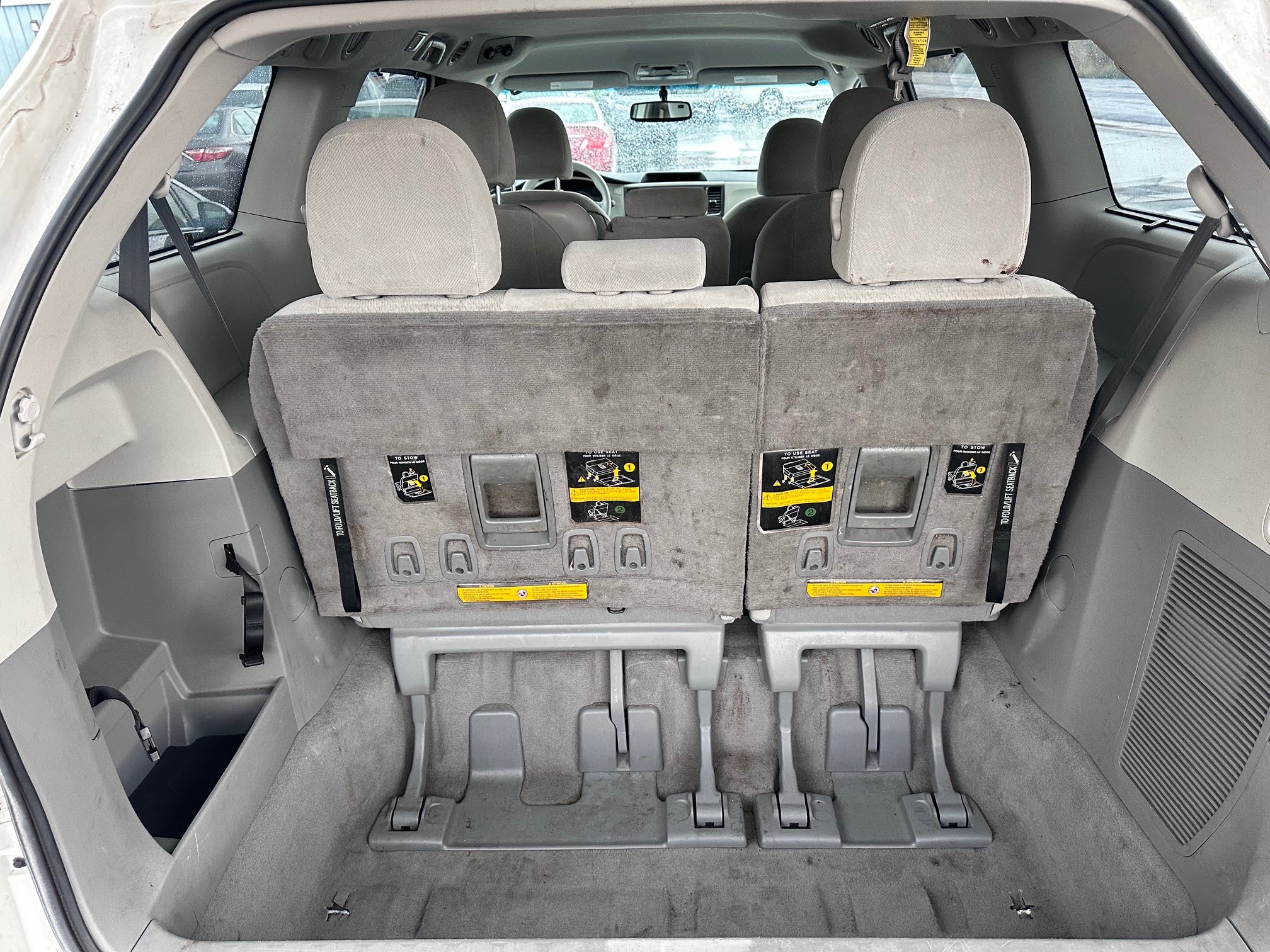 Used 2011 Toyota Sienna LE w/ Towing Pkg FWD image 9