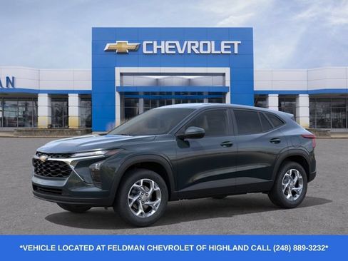 New 2026 Chevrolet Trax LS w/ LS Convenience Package FWD image 2