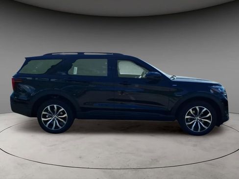New 2026 Ford Explorer ST-Line AWD/4WD image 10